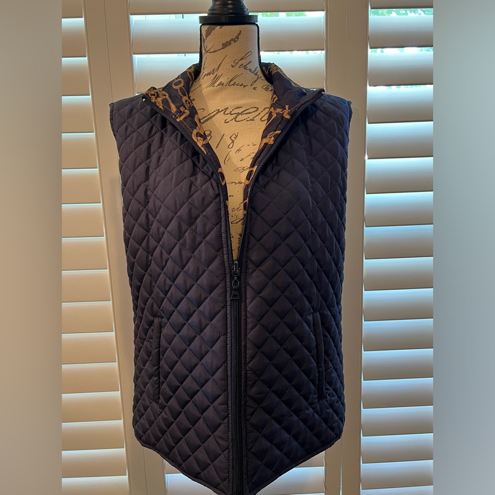 Active Studio quilted reversible vest. Size XL